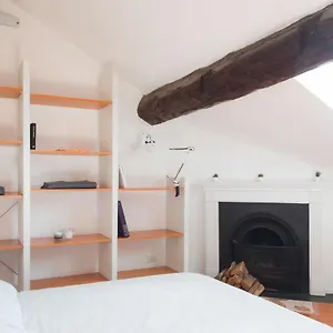 https://la-mansarda-sui-navigli.it-lombardy.com